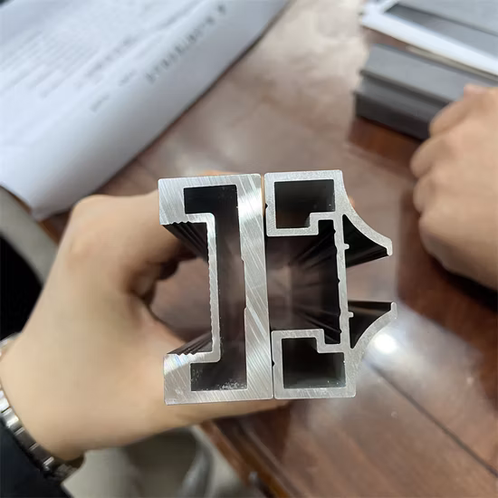 Extrusion fine polie en acier inoxydable 201/304/316L à faible coût pour matériaux de construction